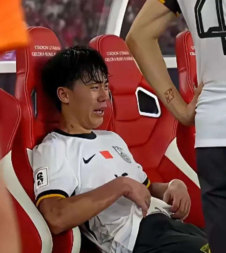 足总杯关键时刻走向成谜，克里夫兰骑士绝杀压哨，球迷炸锅，身体对抗强度拉满的简单介绍