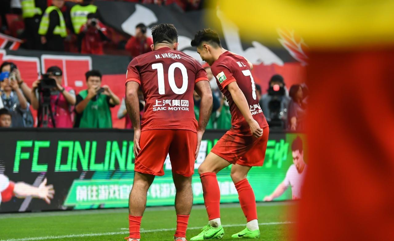 上海海港发布备战花絮;今夜完成体检;欧超杯任务艰巨;细节决定成败(海权与制海权期末答案61题) 上海海港发布备战花絮;今夜完成体检;欧超杯任务艰巨;细节决定成败(海权与制海权期末答案61题)