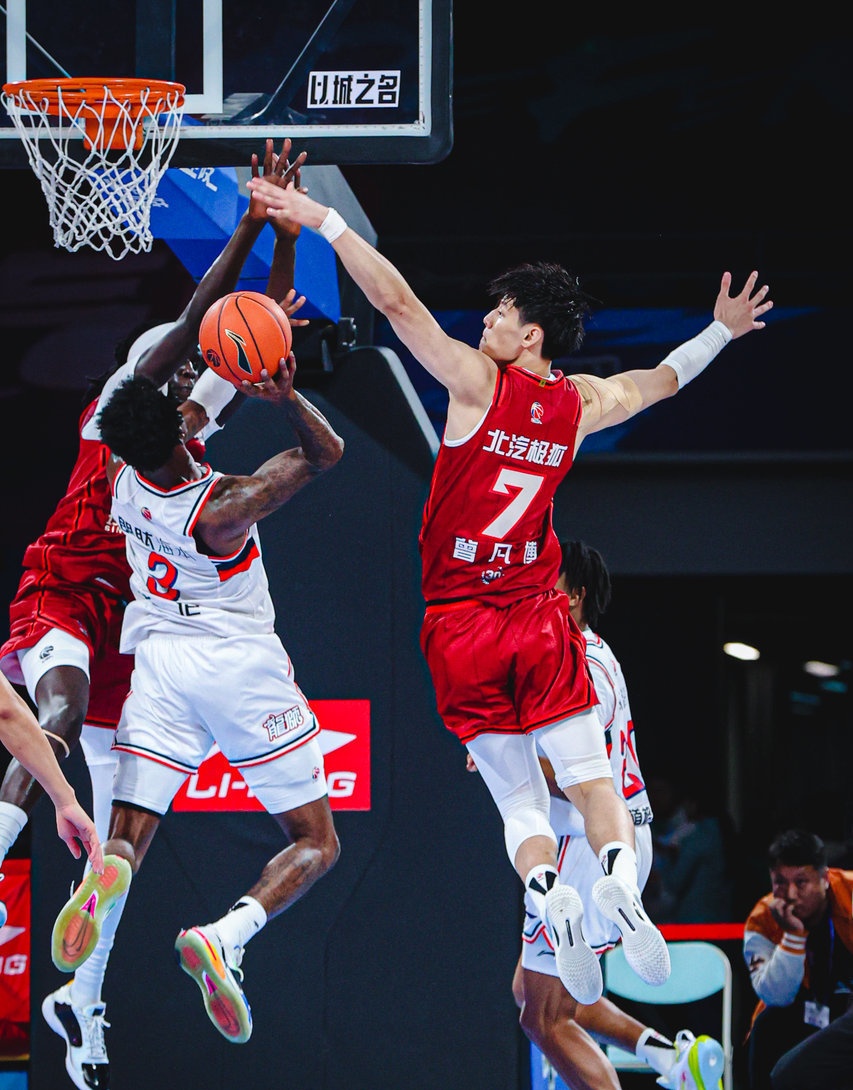 冲刺阶段NBA季后赛传出新动向，山东男篮门线救险，管理层表态：媒体盛赞，数据趋势出现新变化 