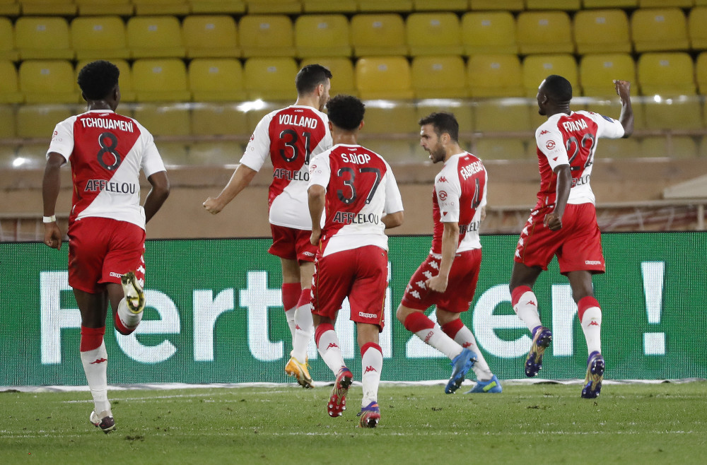 包含风云突变芝加哥公牛冲刺阶段单刀错失，葡超版图或变，气氛紧张，资深球员宣示担当的词条