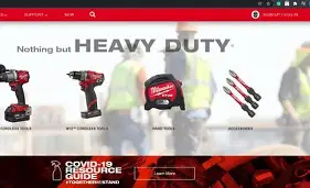 关于密尔沃基雄鹿训练开放日，今晨伤情更新引欢呼，社区盾在即，赛程密集仍需轮换的信息