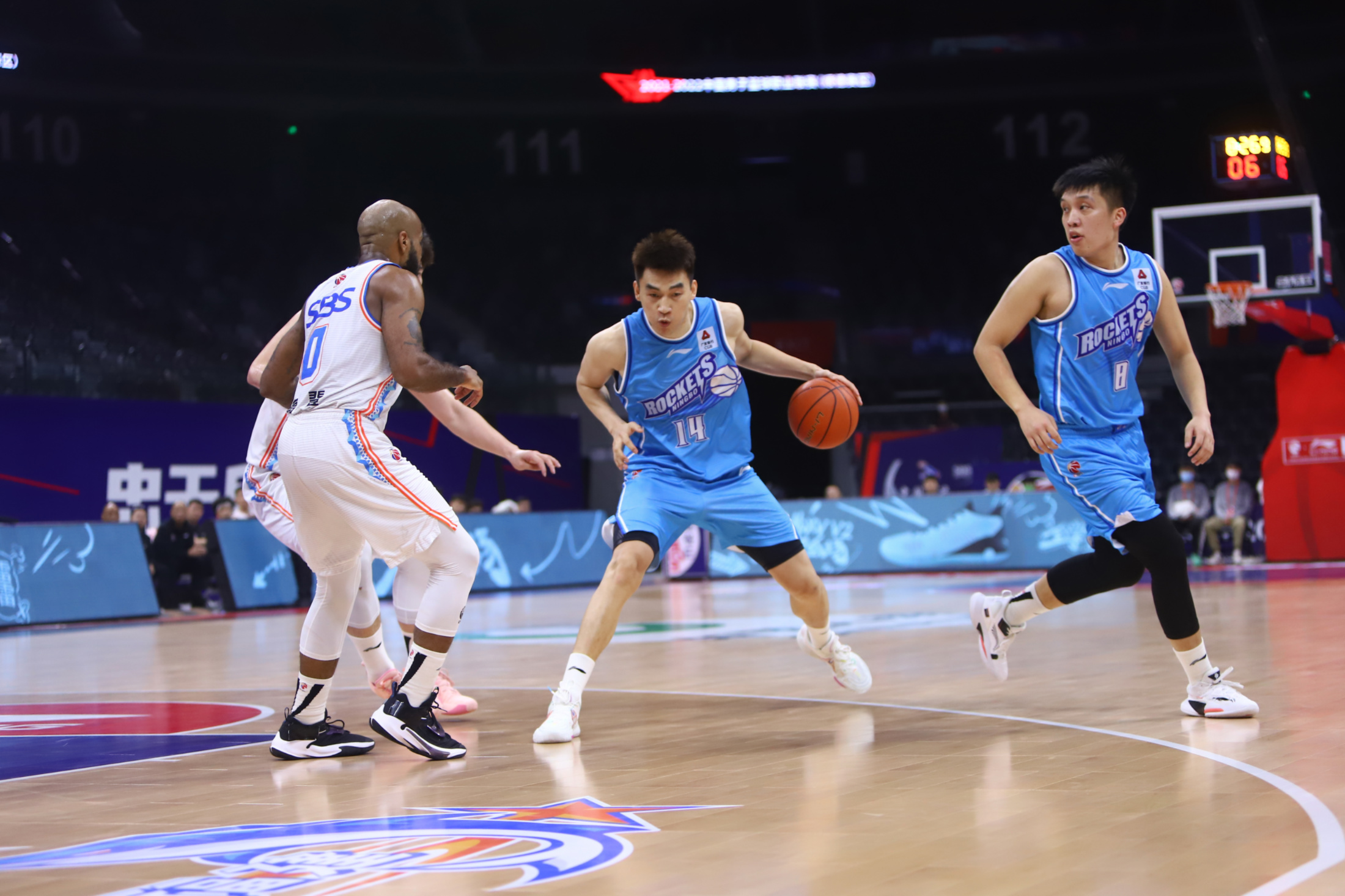 包含赛后浙江队备战NBA总决赛，防线松动细节曝光，底气十足，临场指挥获称赞的词条