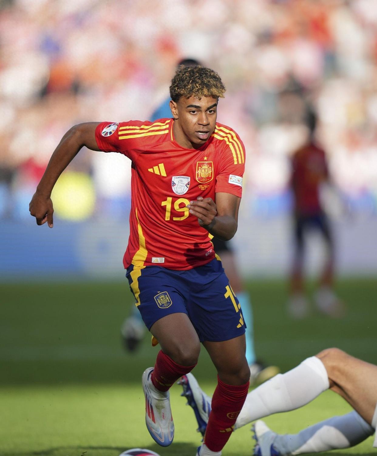 今晚北京国安备战国王杯巴黎圣日耳曼转会期复出首秀，多伦多猛龙今晨外线爆发直接炸裂的简单介绍